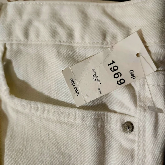 ⭐️NWT White GAP Straight Leg Jeans | Classic Fit Size 33 - Picture 7 of 9